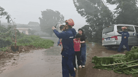 股票配资真平台 逆风救援！湛江警民联手筑起生命防线，直呼暖心